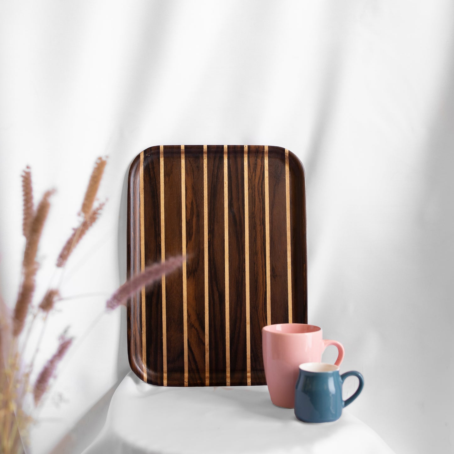 Pin stripe tray